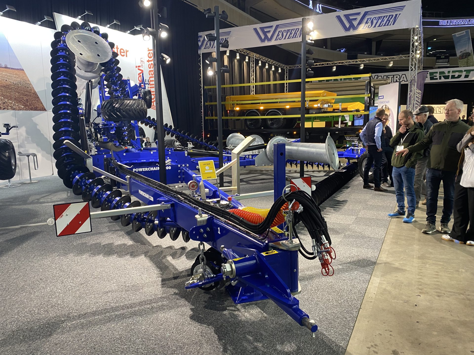 AGROMEK: Dalbo shows 12m Powerchain