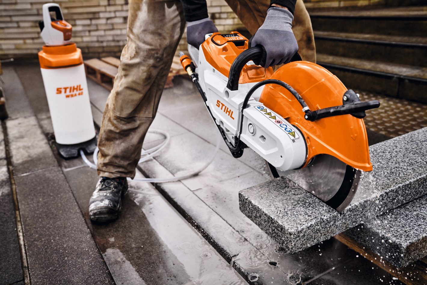 Battery-powered Stihl water supply unit