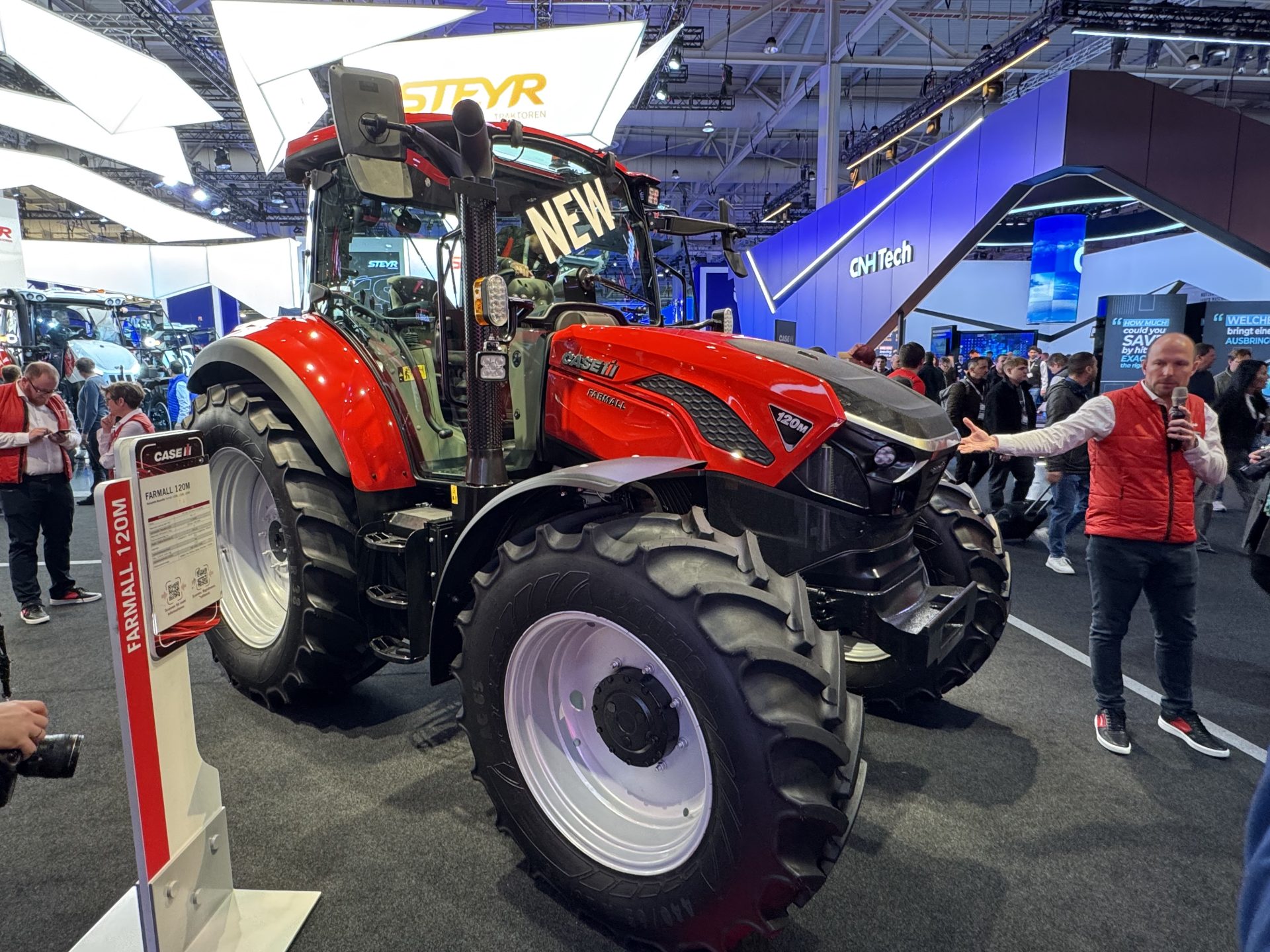 Farmall M replaces Luxxum