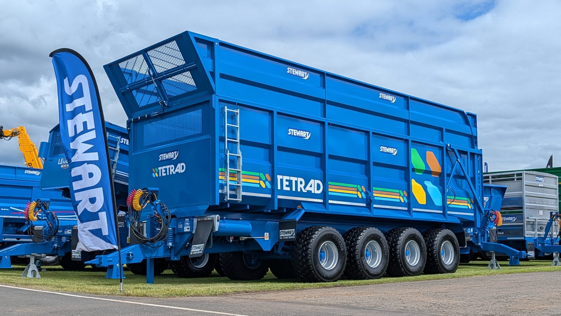 First Stewart trailer with four axles