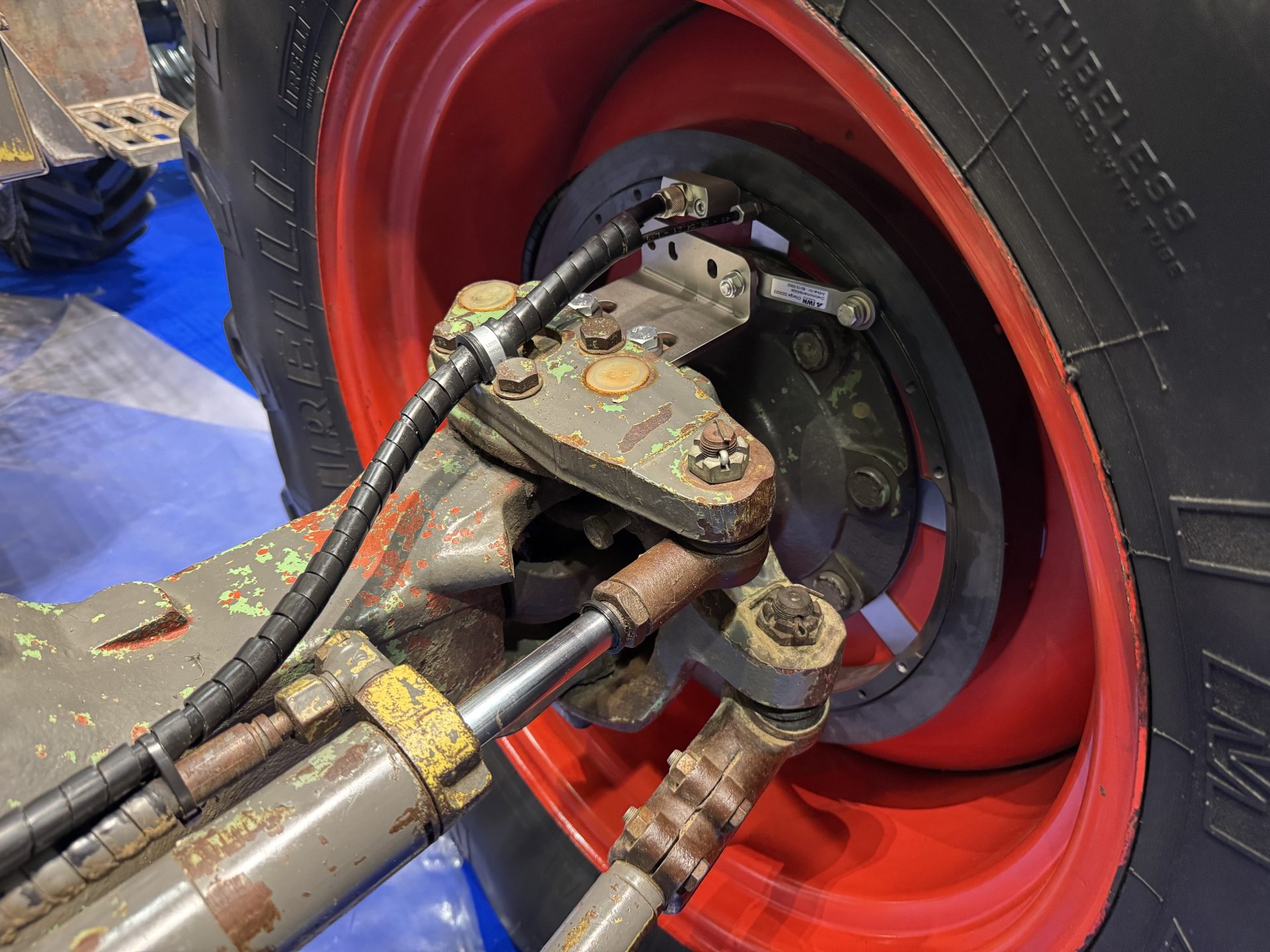 Neater tyre pressure control