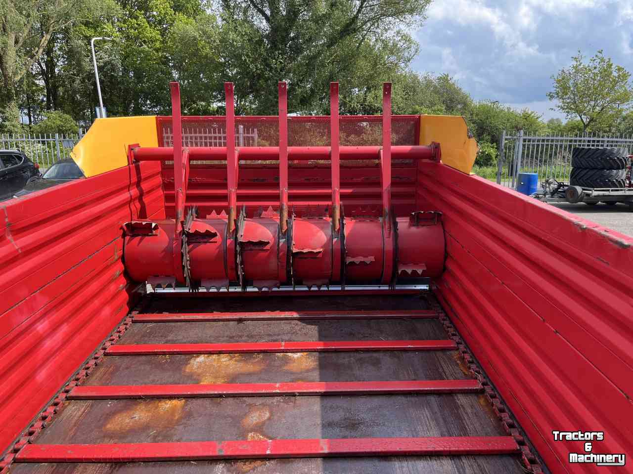 Silage-block distribution wagon Schuitemaker Amigo 30 S Blokkenwagen