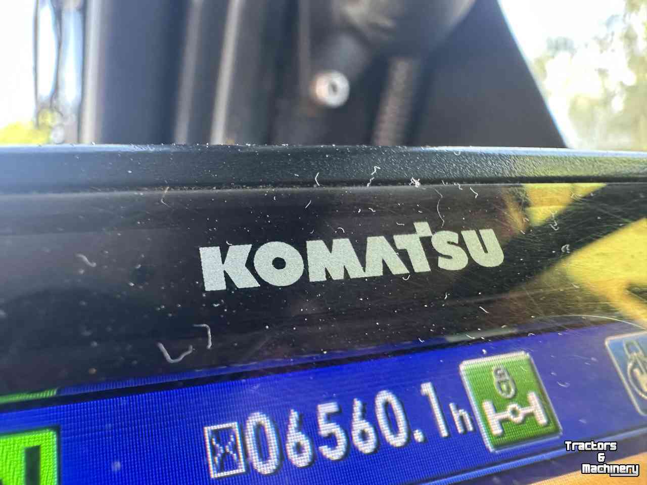 Excavator mobile Komatsu PW180-10 met LMB  Lastmomentbeveiliging