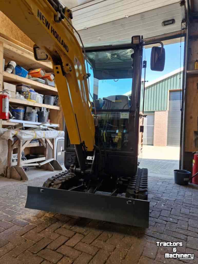 Excavator tracks New Holland E18C