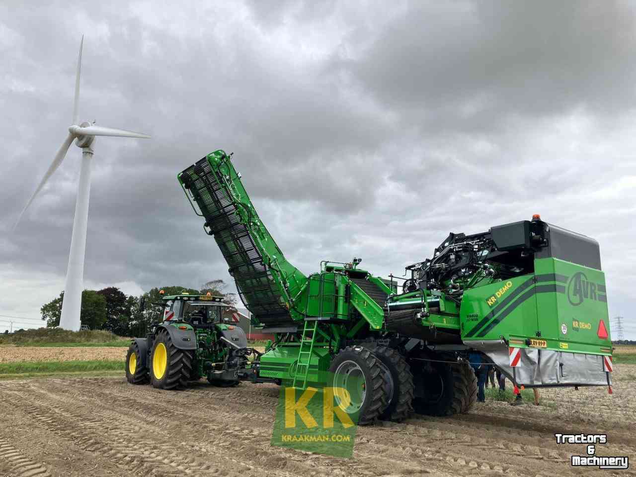 Potato harvester AVR Spirit 9200i Aardappelrooier Demo