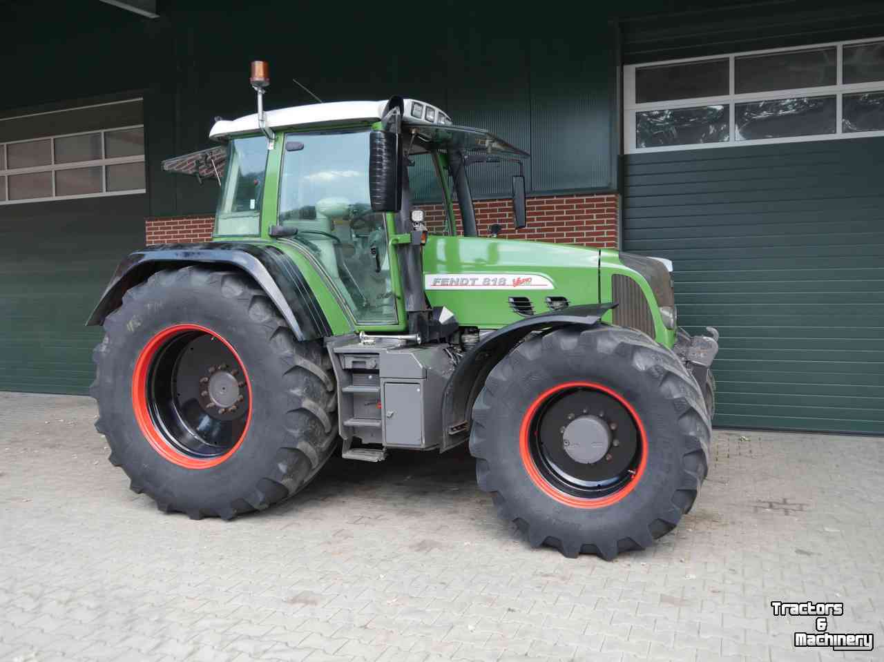 Tractor Fendt 818 Vario TMS