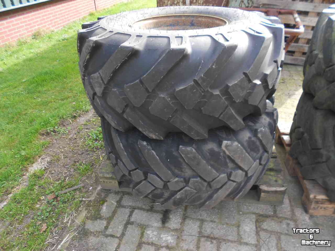 Wheels, Tyres, Rims & Dual spacers Michelin 445/70r19,5