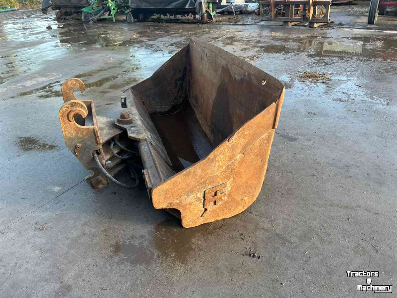 Tilting buckets  Zware cw30 kantelbak