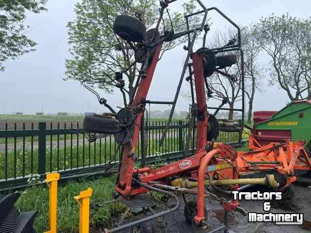 Tedder Vicon Fanex 683    Kverneland
