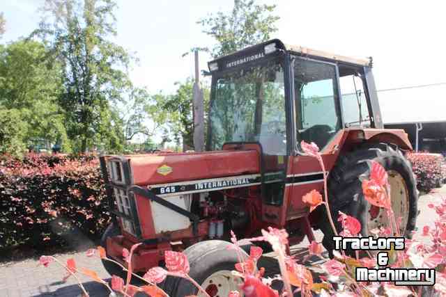 Tractor Case-IH 645