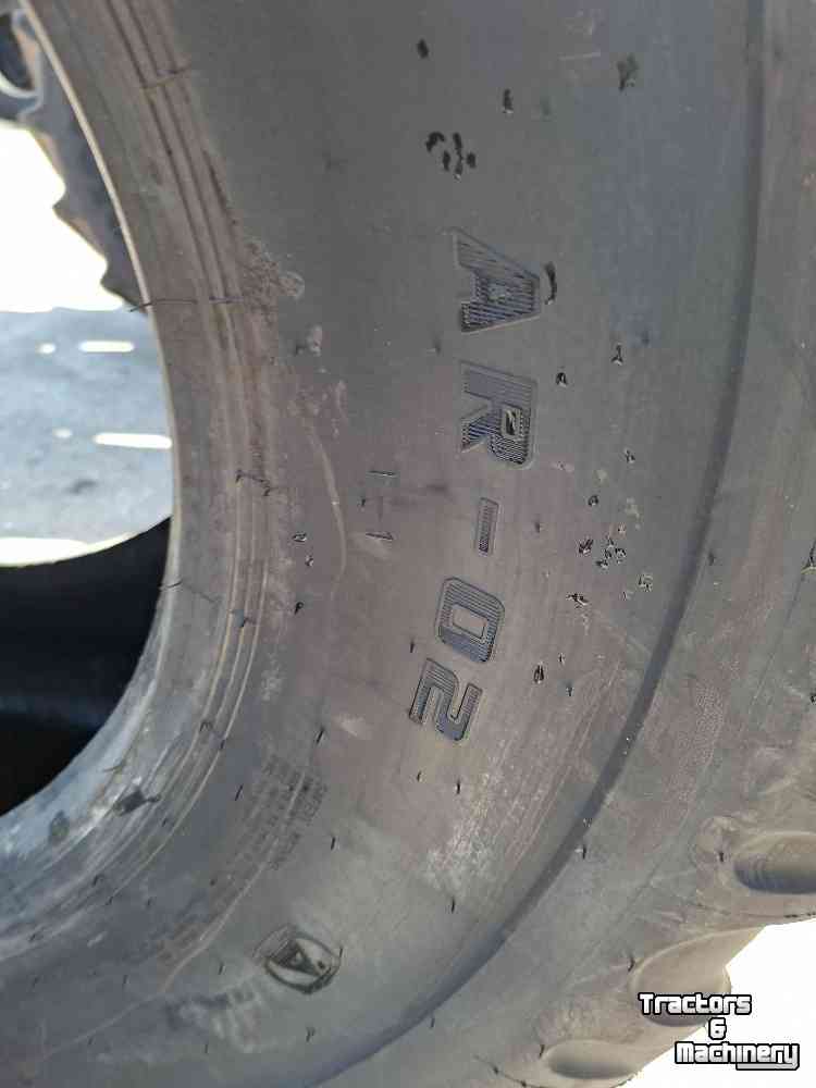 Wheels, Tyres, Rims & Dual spacers Mitas 560/60R22.5