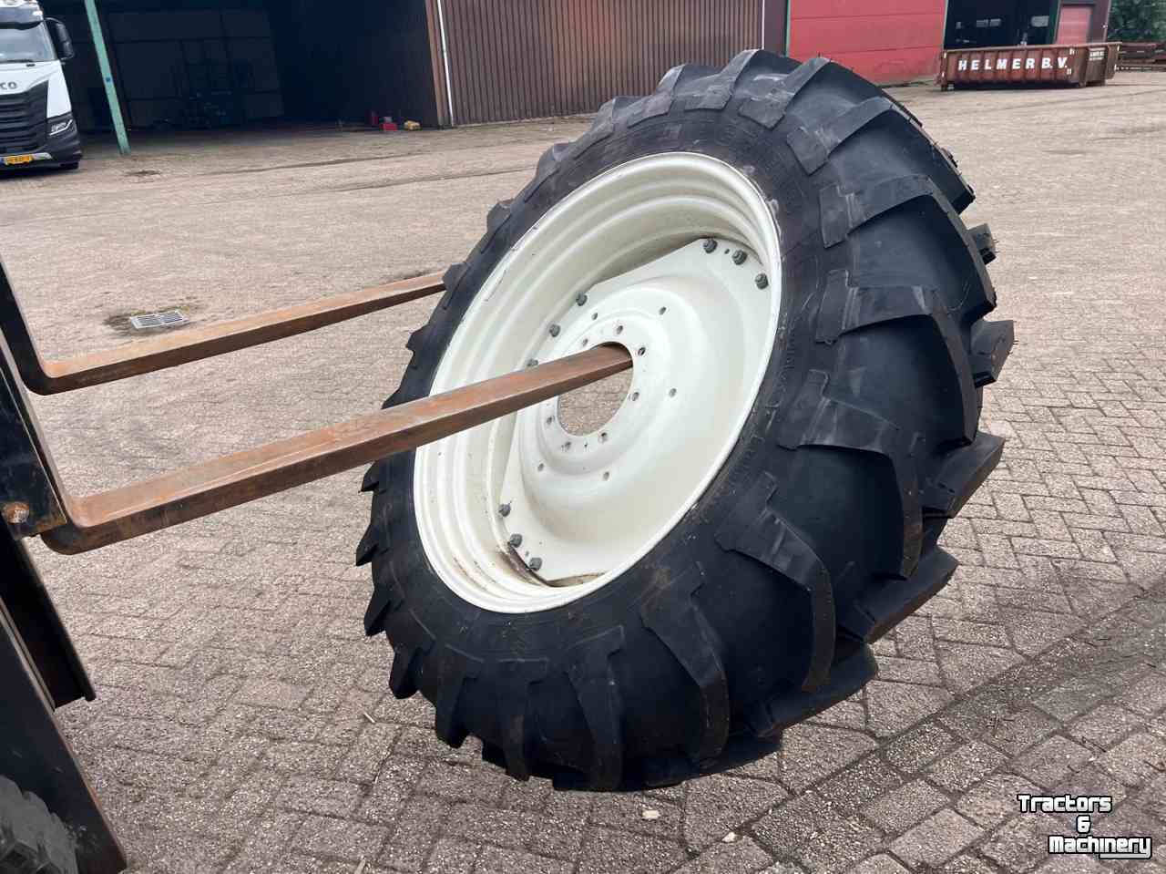 Wheels, Tyres, Rims & Dual spacers Michelin 13.6R38 ongebruikt incl. NH velg