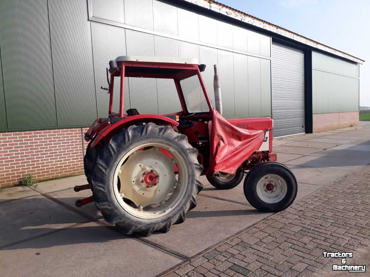 Tractor International International type 453
