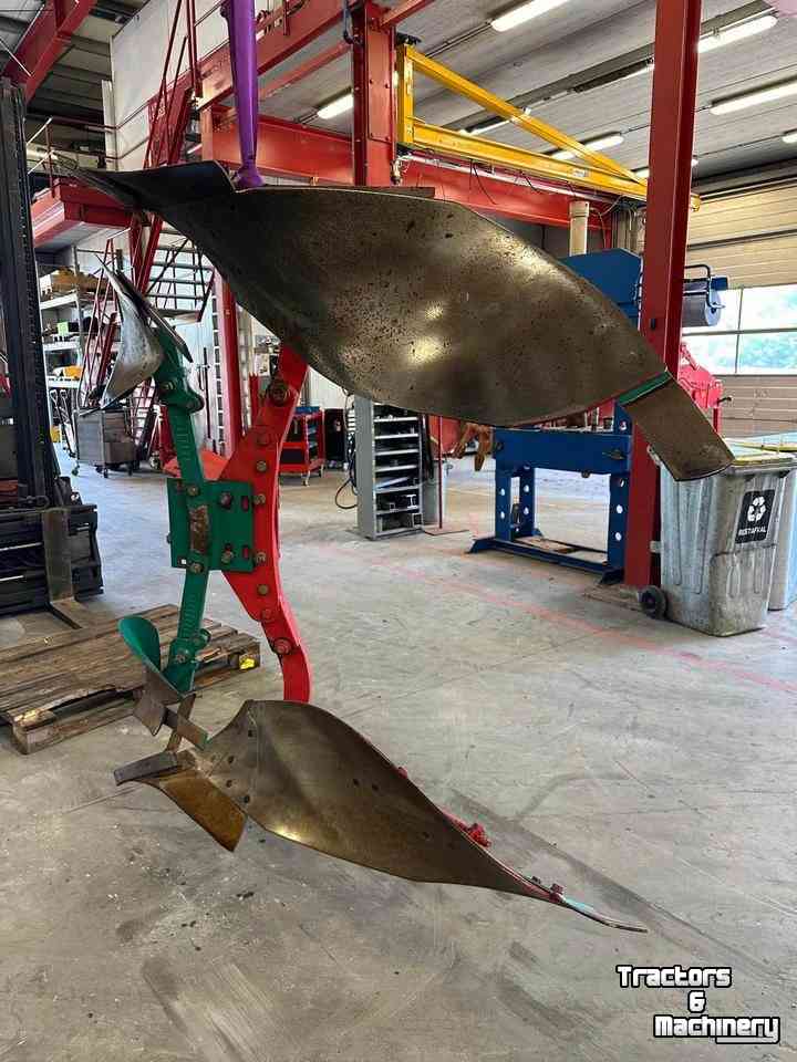 Ploughs Kverneland Element afkomstig van LO / LB ploeg