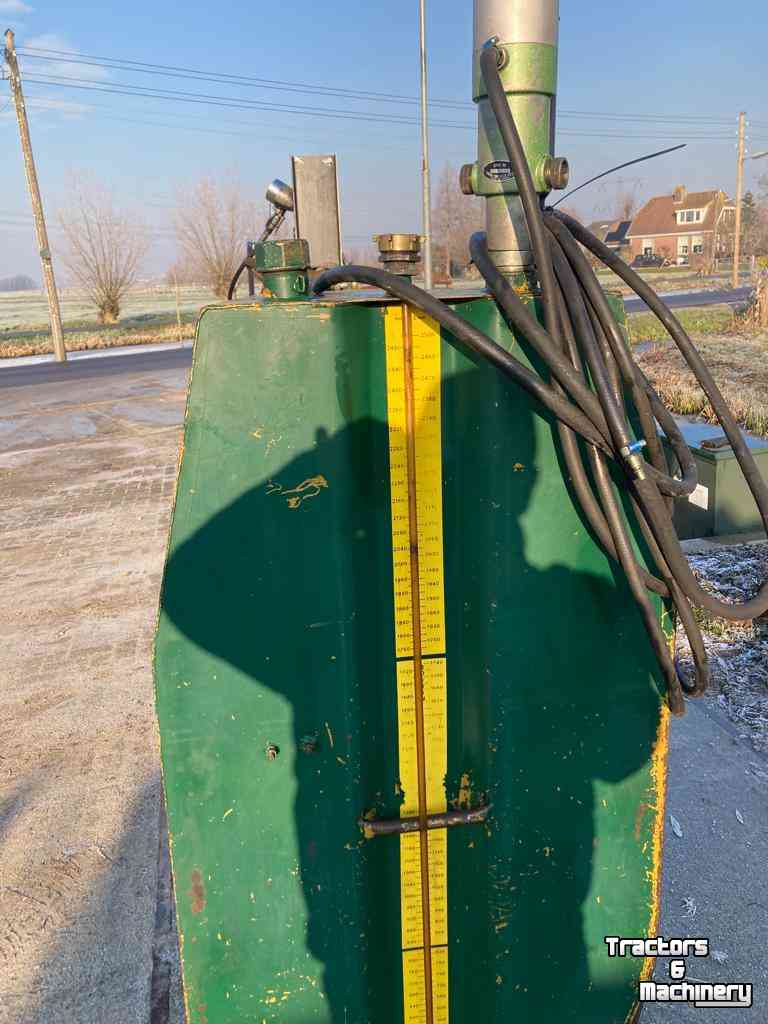 Other machines and accessories for the workshop and yard  Olietank Prisma 2400 ltr