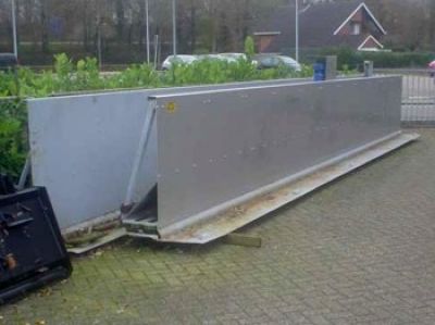 Feed fences  Schulens voerschuif