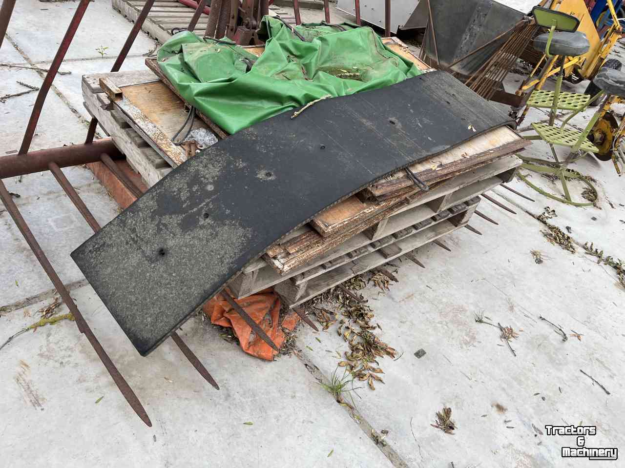 Other machines and accessories for the workshop and yard  Rubber schuif 270 cm
