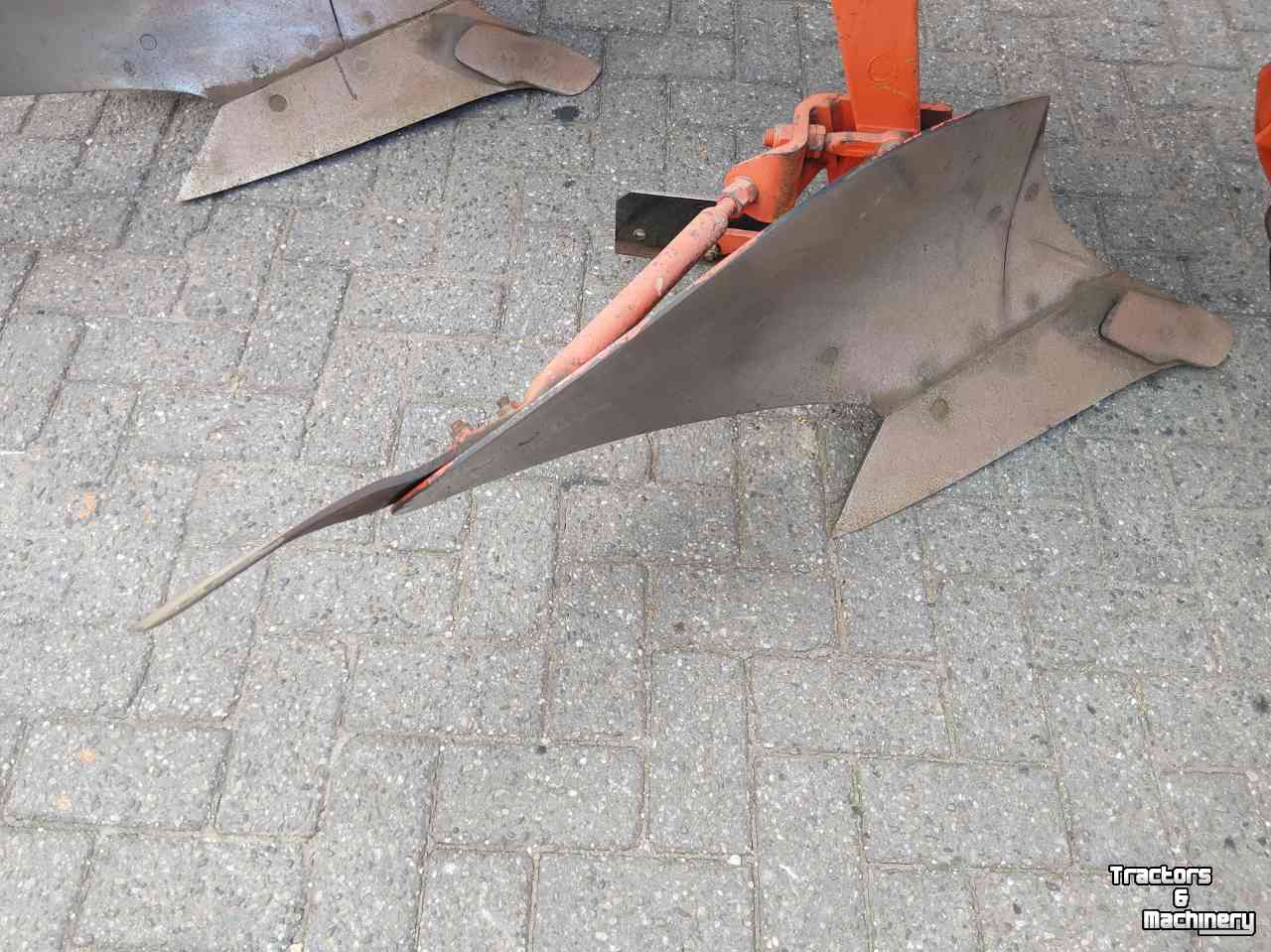 Ploughs Kuhn Master 120 4 schaar ploeg