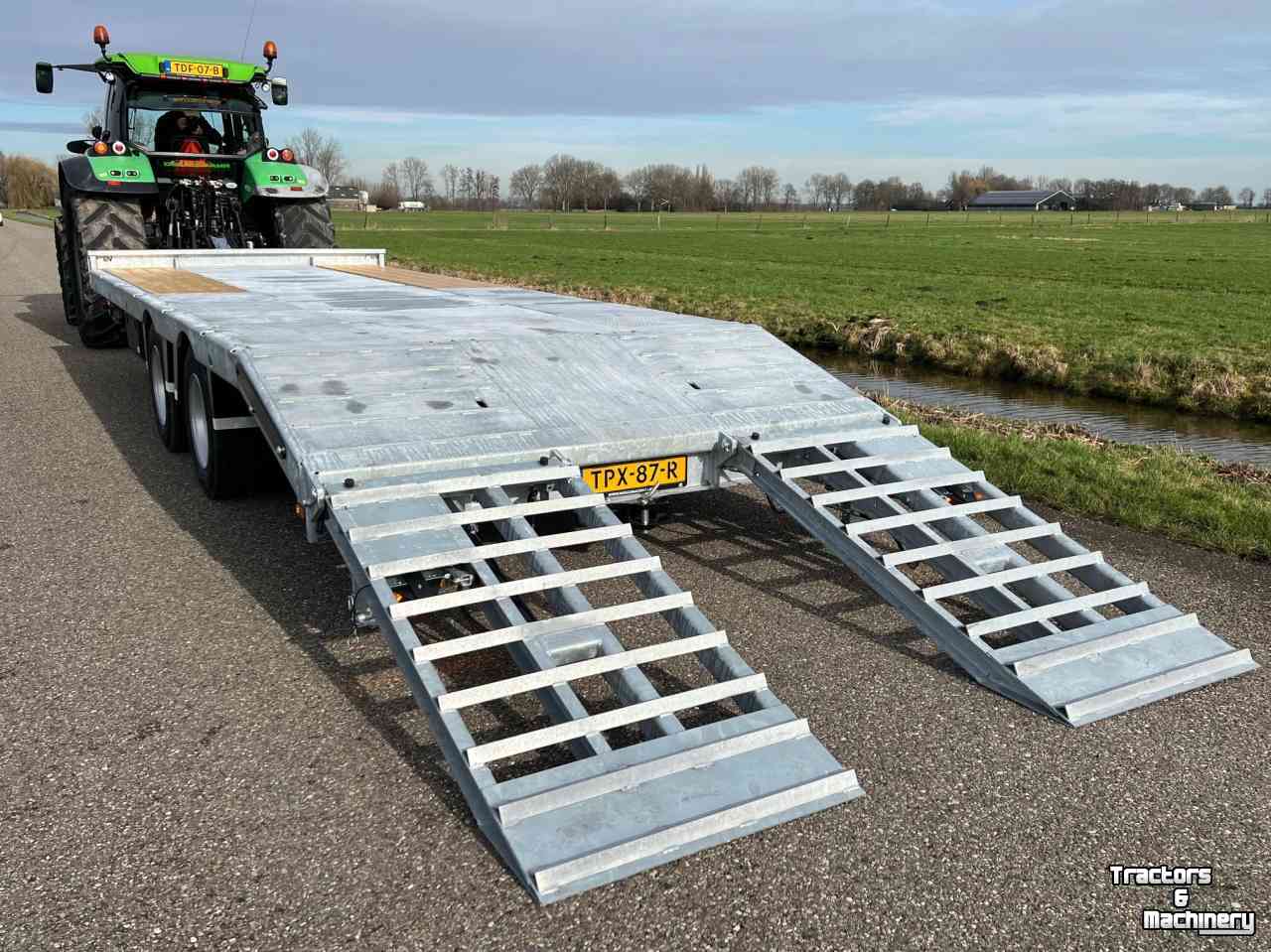 Low loader / Semi trailer VGM Robson 14 oprijwagen oprijkar dieplader machine transporter