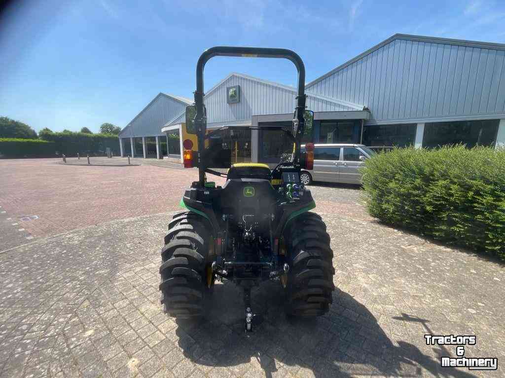 Small-track Tractor John Deere 3038E