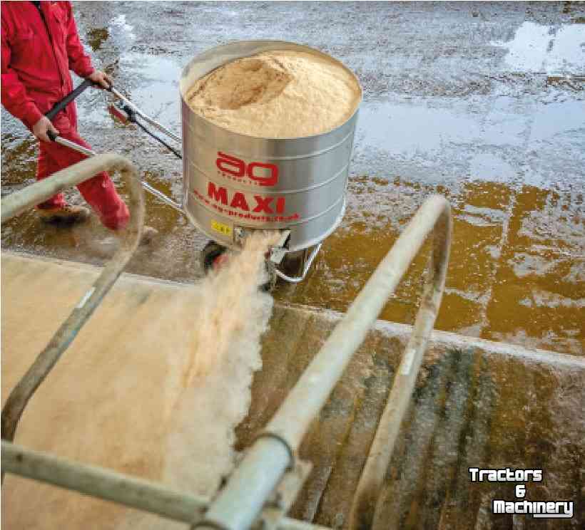 Sawdust spreader for boxes AG Maxi RVS zaagselstooier