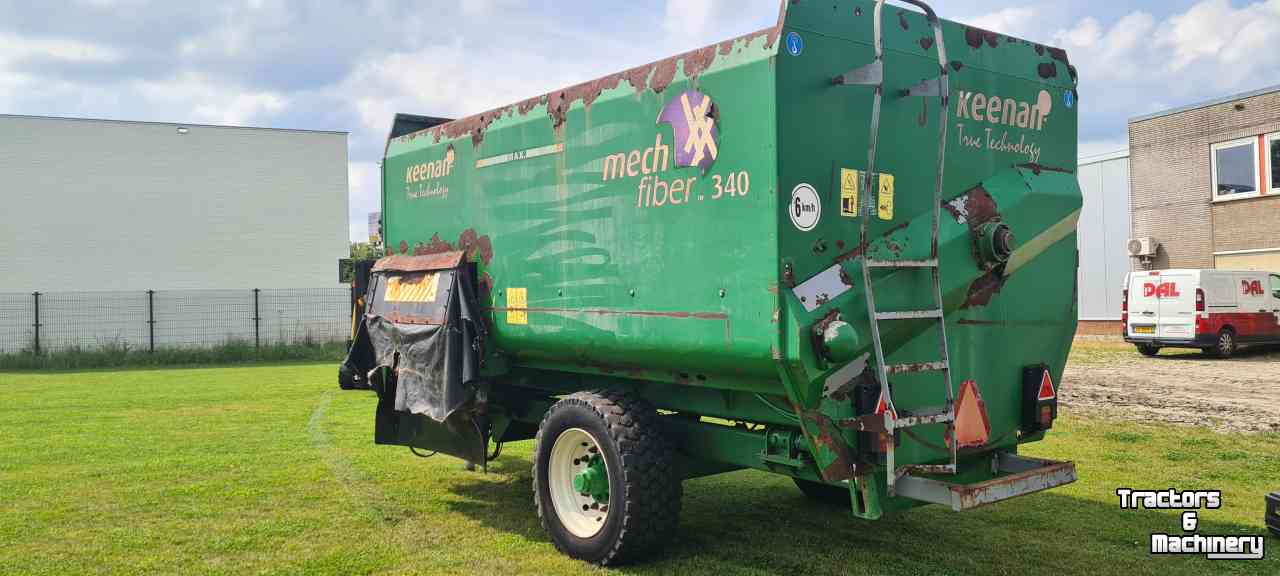 Horizontal feed mixer Keenan Fiber 340 mengwagen