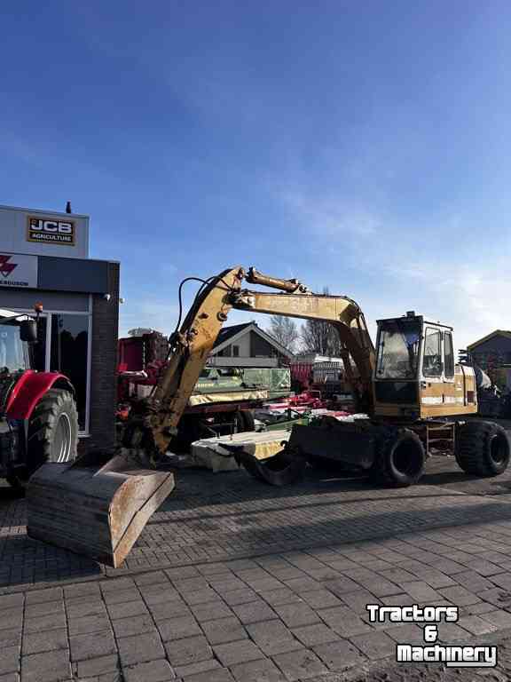 Excavator mobile Liebherr 900