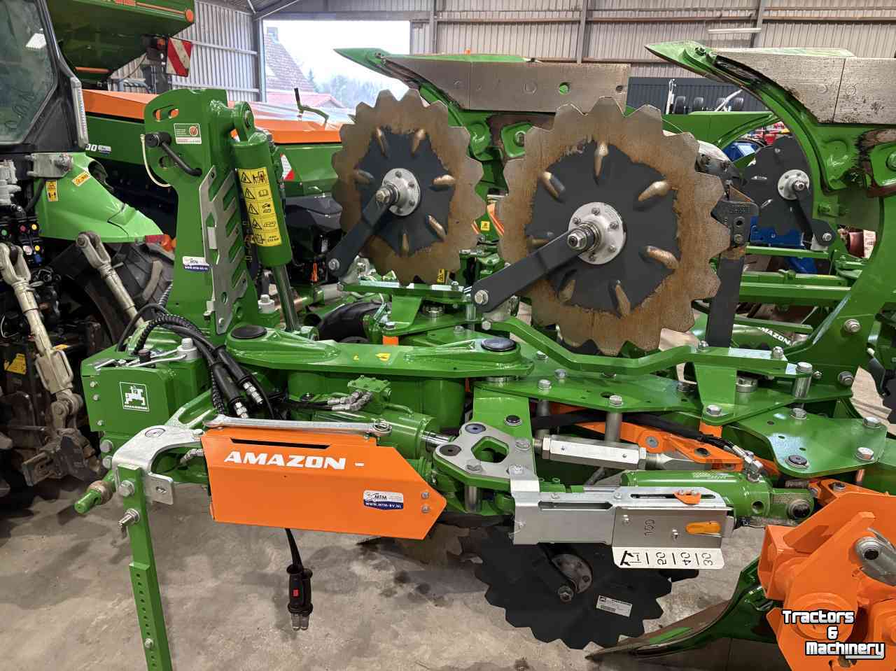 Ploughs Amazone Teres 300V 100