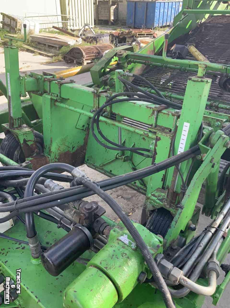 Onion harvester Standen Uienlader