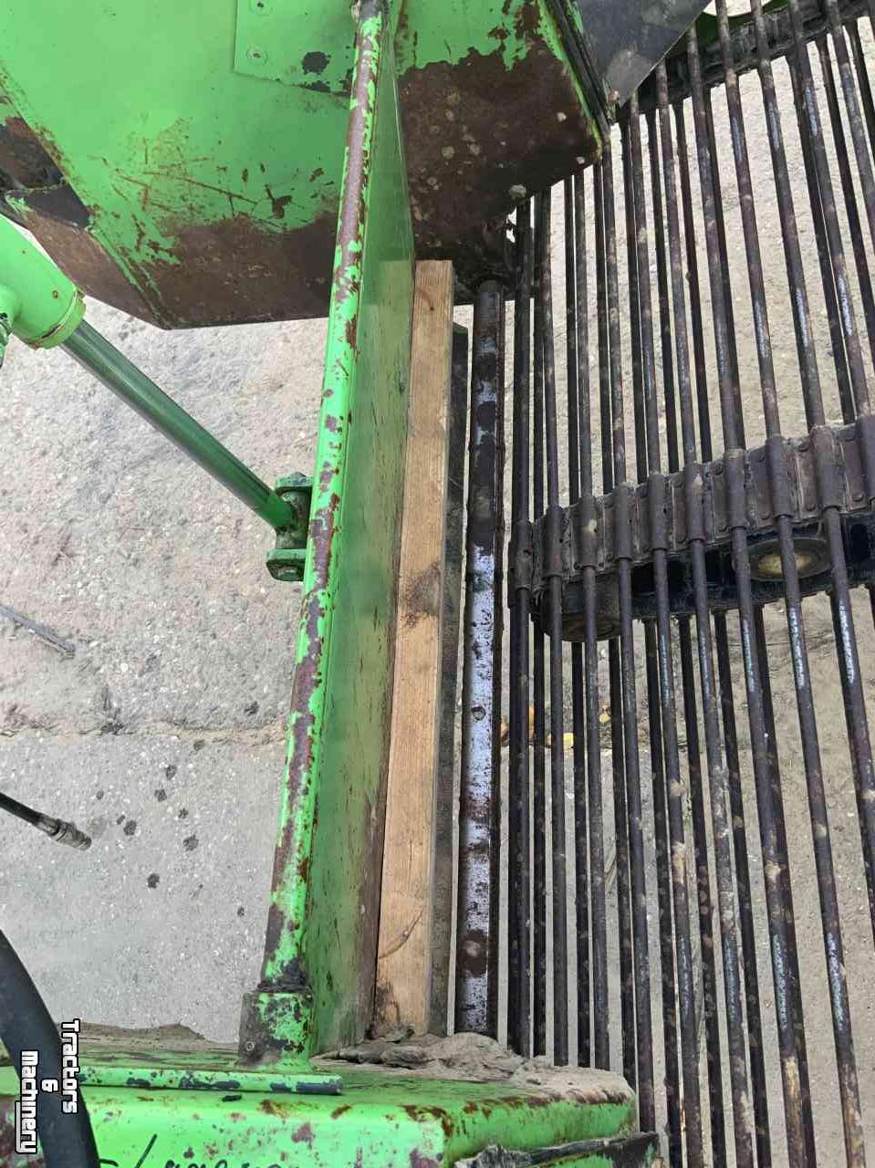 Onion harvester Standen Uienlader