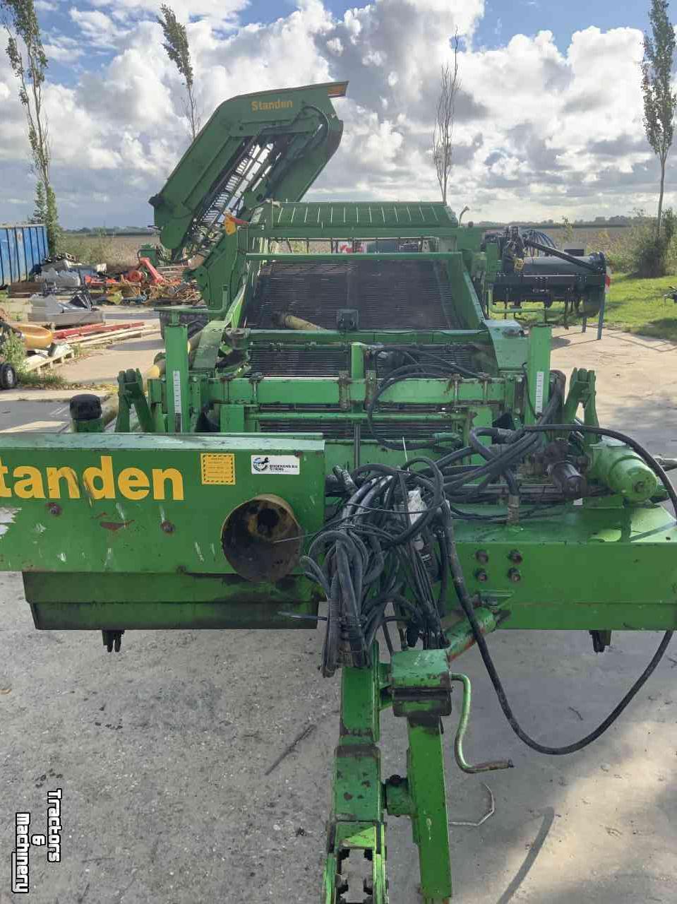 Onion harvester Standen Uienlader