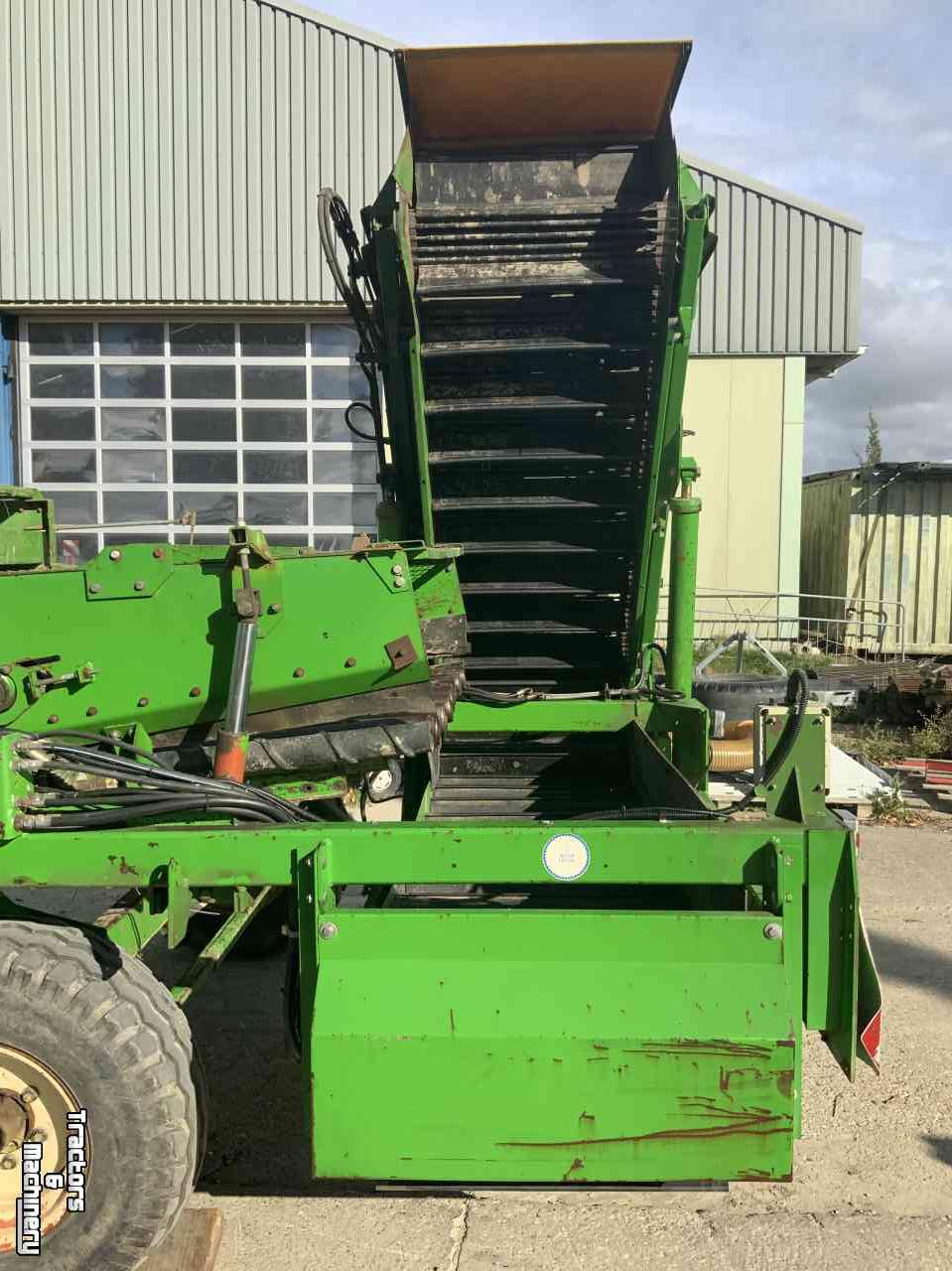 Onion harvester Standen Uienlader
