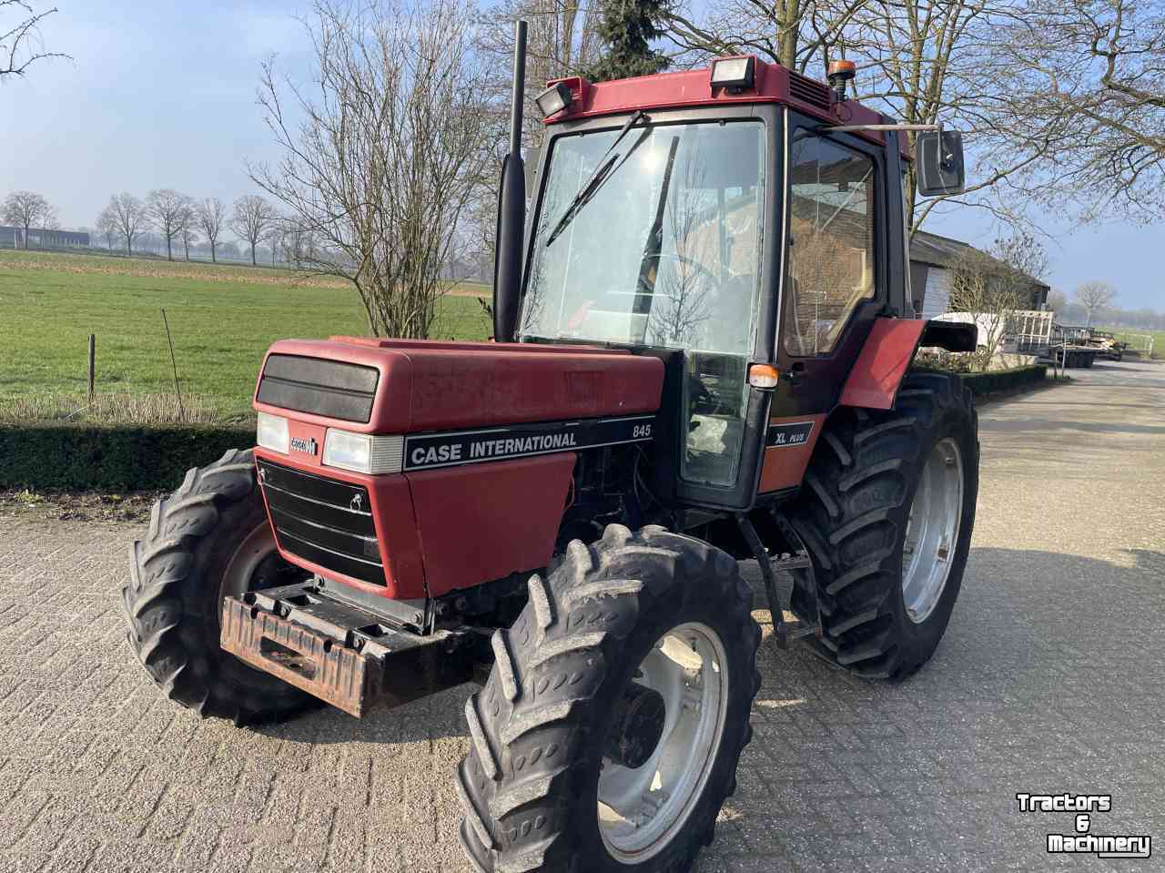 Tractor Case-IH 845XL Plus