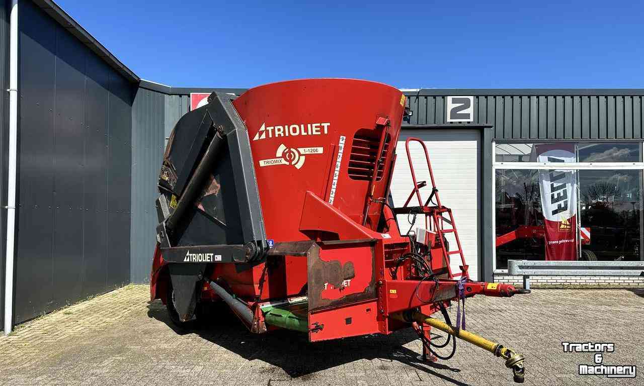 Vertical feed mixer Trioliet Triomix 1-1200 Verticale Voermengwagen