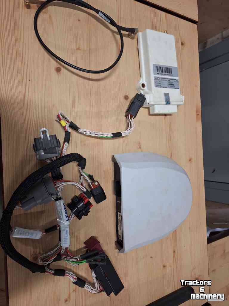 GPS steering systems and attachments Fendt Fendt Novatel Ontvanger RTK + Modem