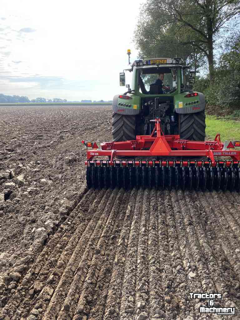 Deep subsoiler He-Va Sub Tiller