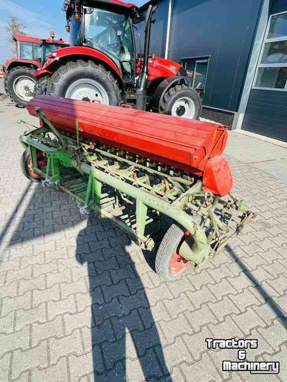 Seed drill Nodet Nokkenrad zaaimachine