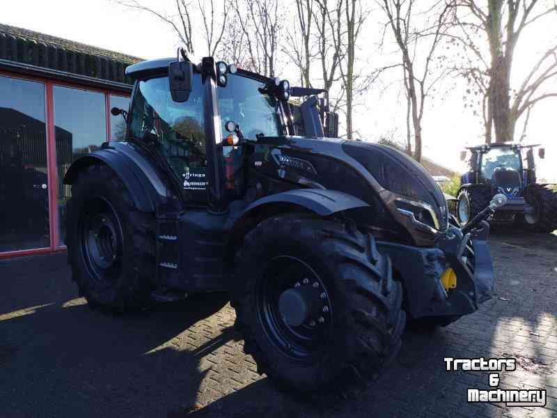 Tractor Valtra T215 Versu
