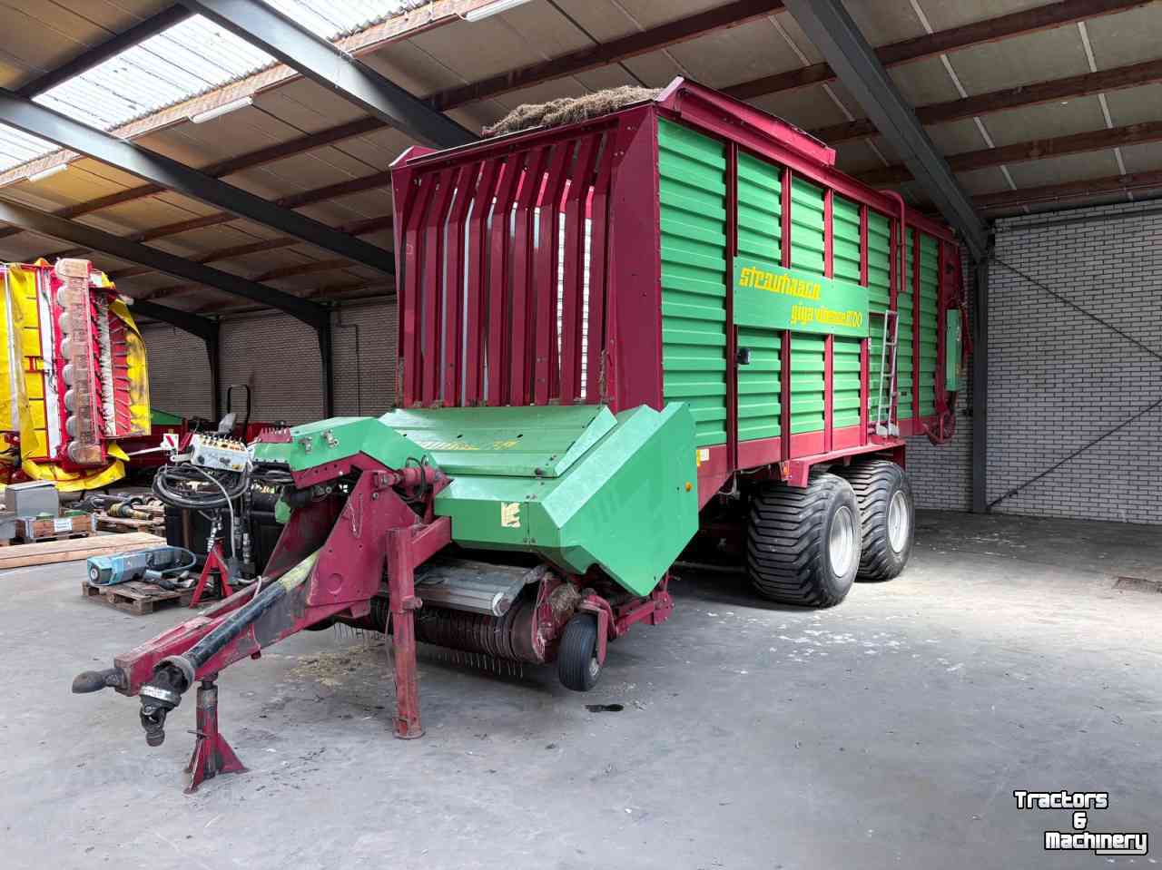 Self-loading wagon Strautmann Giga Vitesse III DO