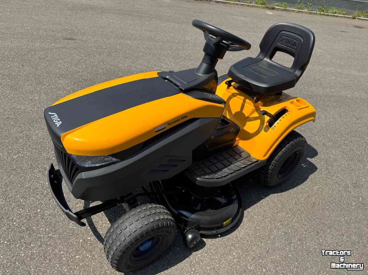 Ride-on mower Stiga Tornado 598E