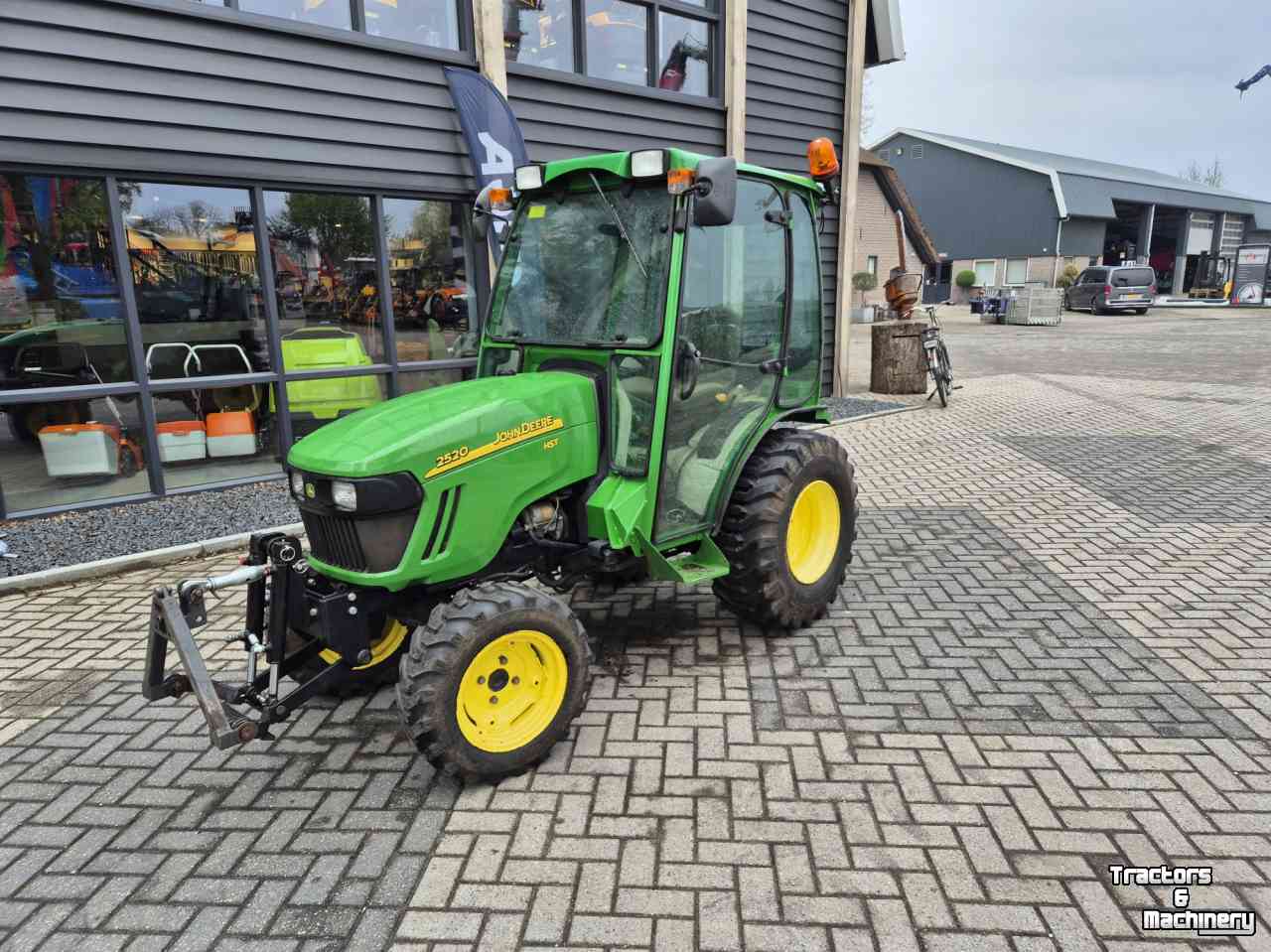 Tractor John Deere 2520