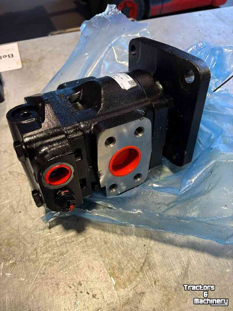 Diverse new spare-parts New Holland LM verreiker telehandler