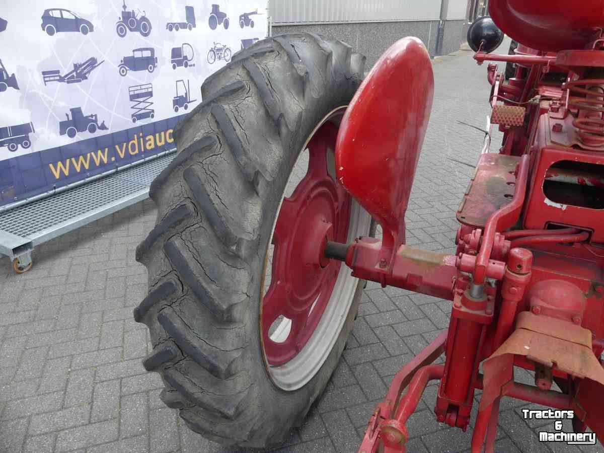 Oldtimers McCormick Farmall 200 Oldtimer Tractor