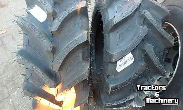 Wheels, Tyres, Rims & Dual spacers  Starmaxx 240/70R16 Nieuw