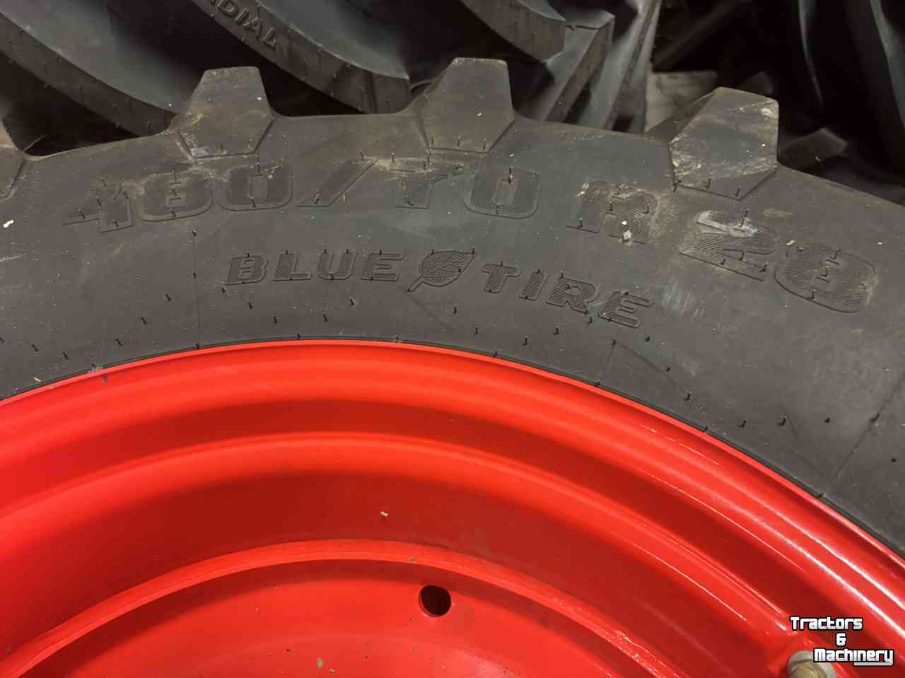 Wheels, Tyres, Rims & Dual spacers Trelleborg 480/70R28 op Fendt voorvelgen 15x28 10-gaats