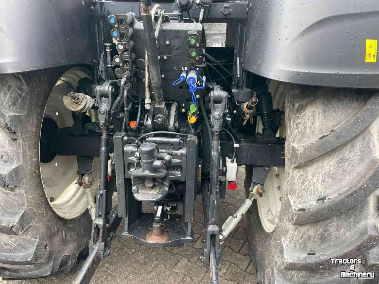 Tractor New Holland T5.110 autocommand