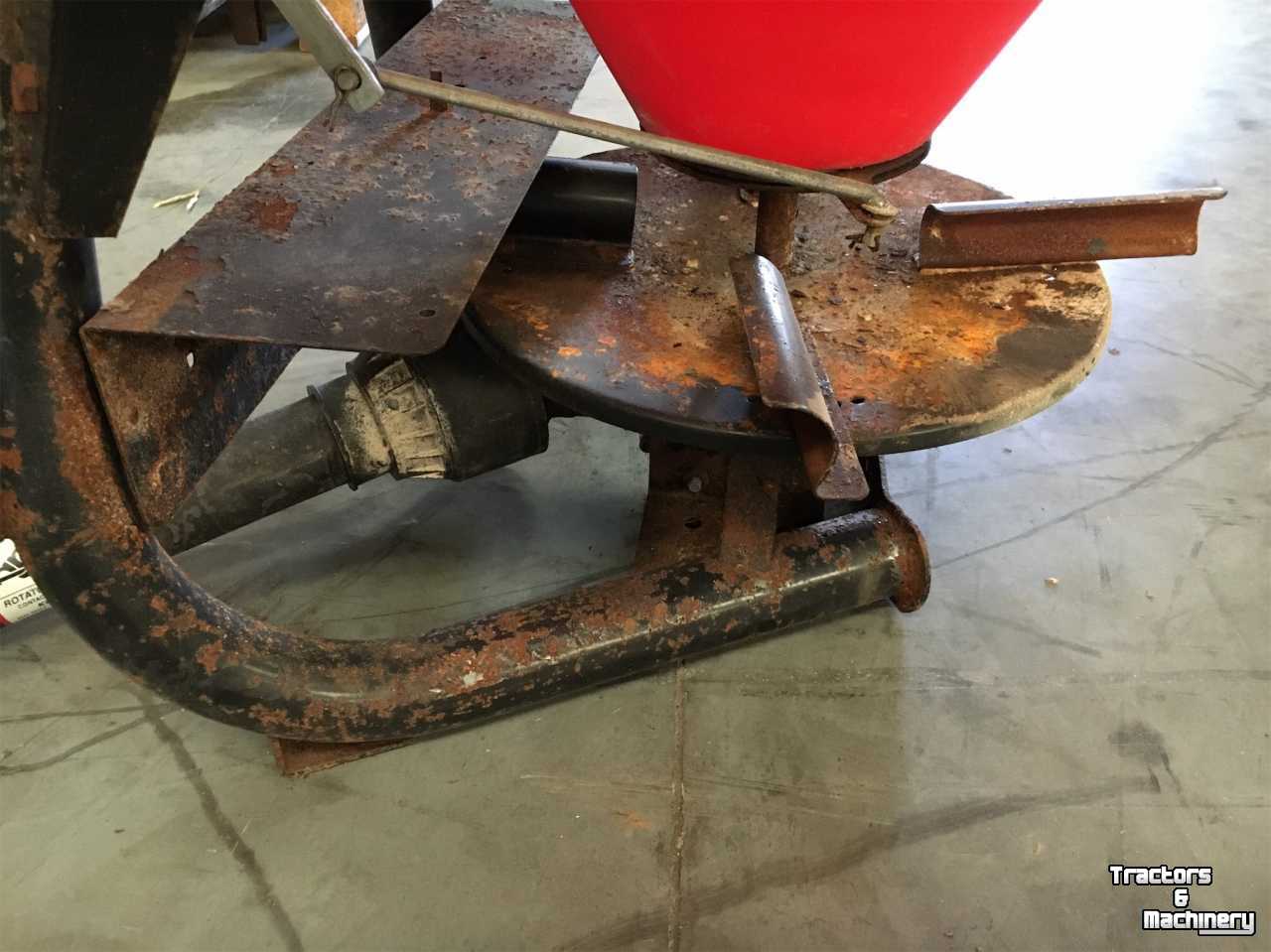 Fertilizer spreader Boxer 300l
