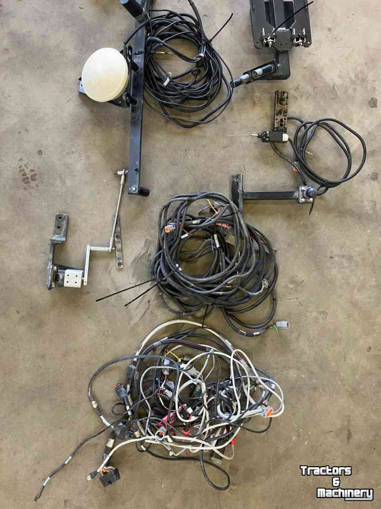GPS steering systems and attachments Trimble FMX voorbereiding hydraulisch