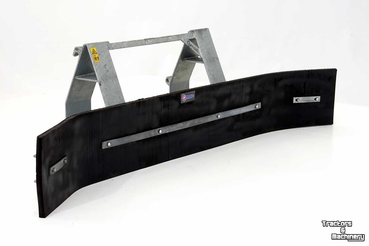 Rubber yard scraper Qmac Rubberschuif 270 met EURO aankoppeling Erfschuif / Modderschuif /