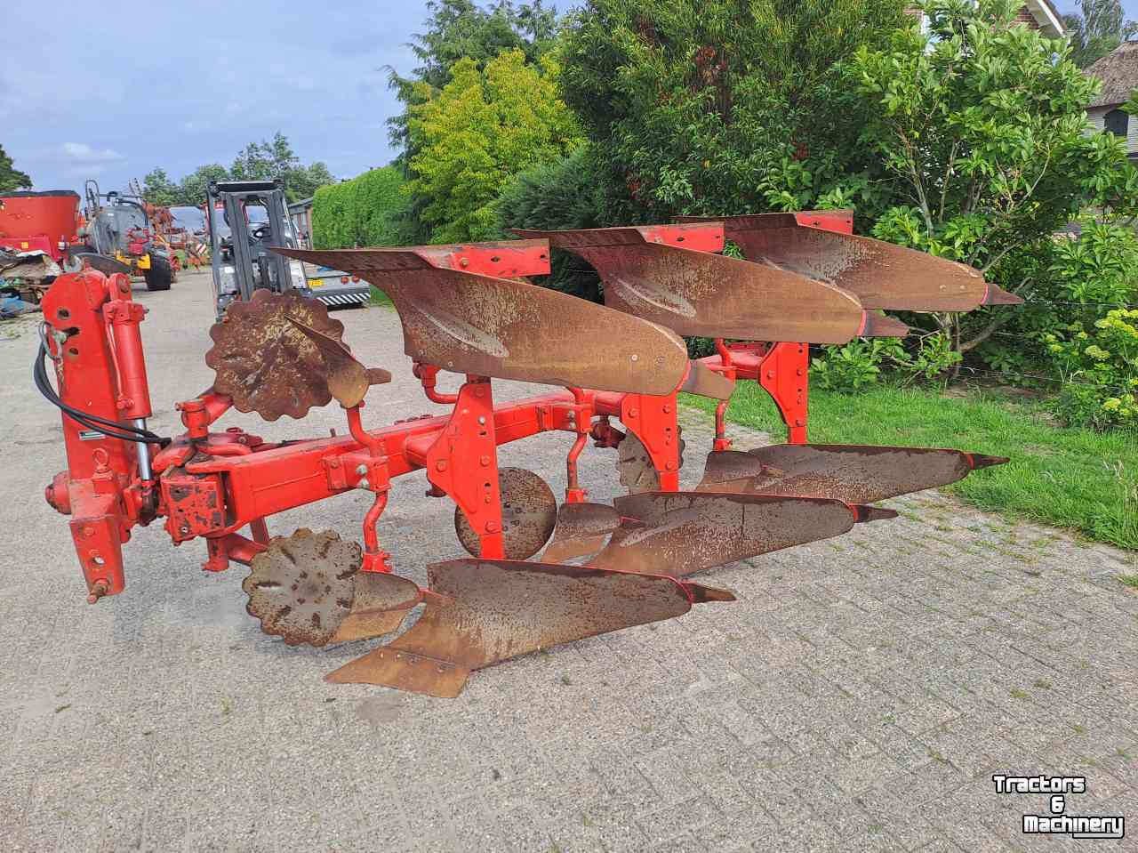 Ploughs Niemeyer Delta 3-200 wentel ploeg